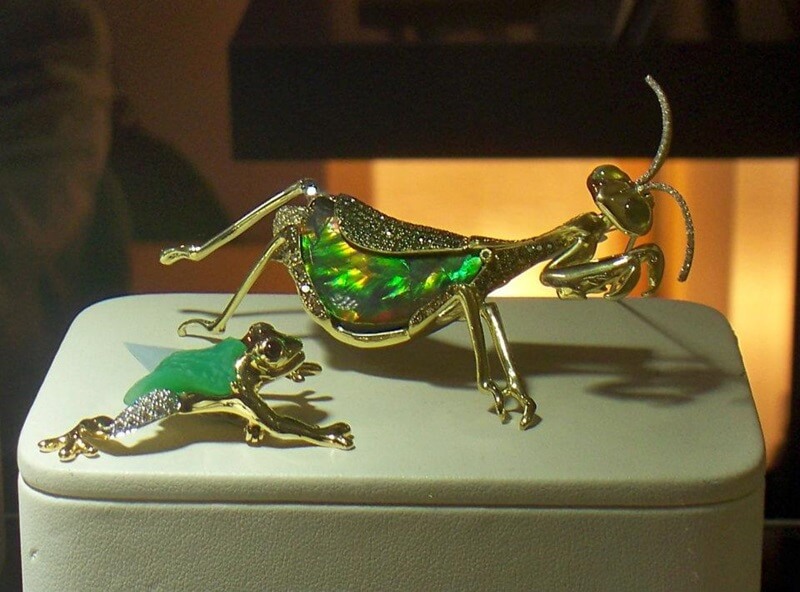 Opal becomes a Grasshopper and Chrysoprase a Frog at Mark Schneider
