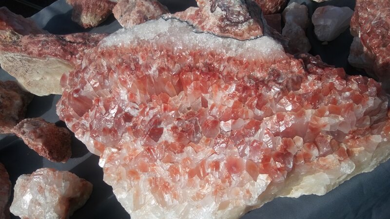 Trini & Julies Minerals Logo