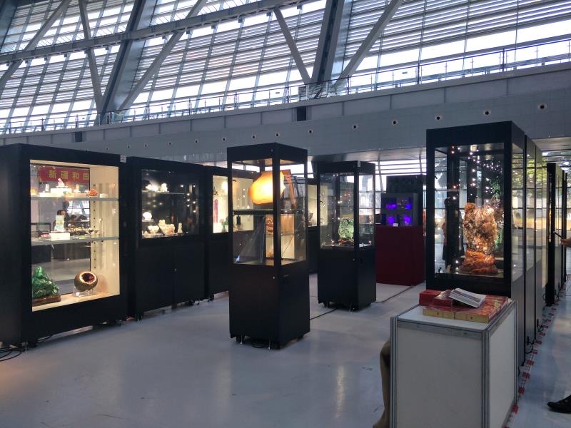 Clover Exhibition Showcases on floor 
          at Chinese Exhibition