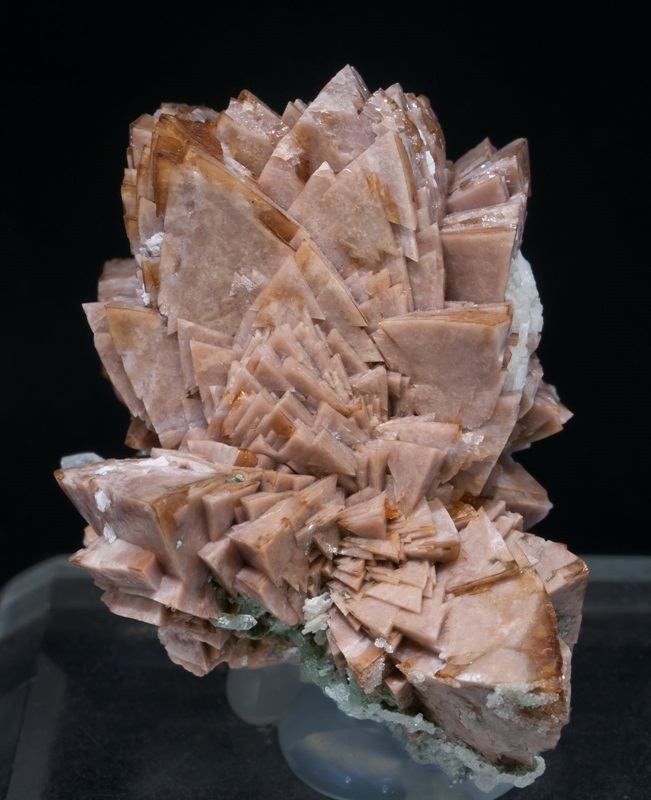 Genthelvite with Quartz and Calcite - Huanggang Mines, Inner Mongolia Autonomous Region, China. Code MP56AE1 in www.fabreminerals.com