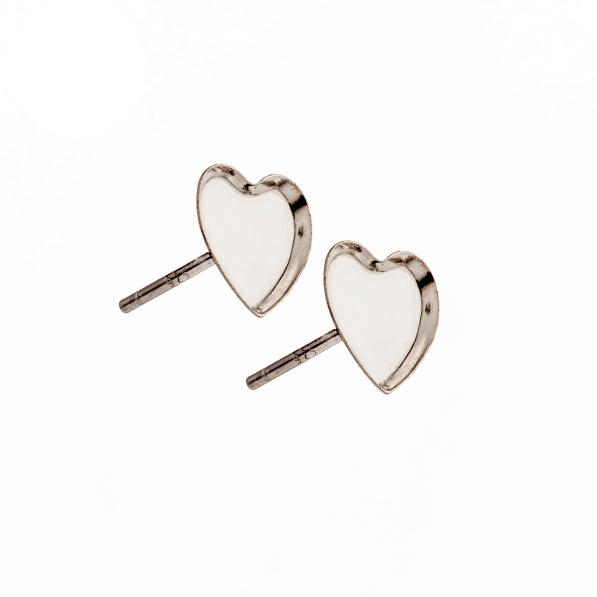 Ear Studs with Heart Shape Bezel Mounting in Sterling Silver 7.9×7.9×11.9mm 