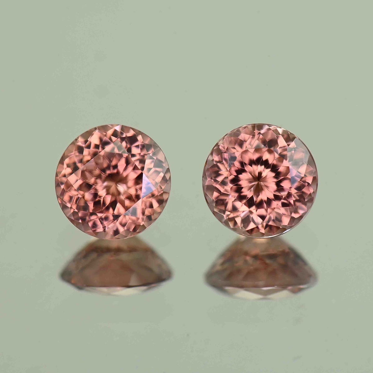 RoseZircon_round_pair_6.5mm_3.21cts_H_zn4064