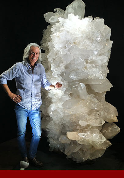 A huge Quartz specimen.