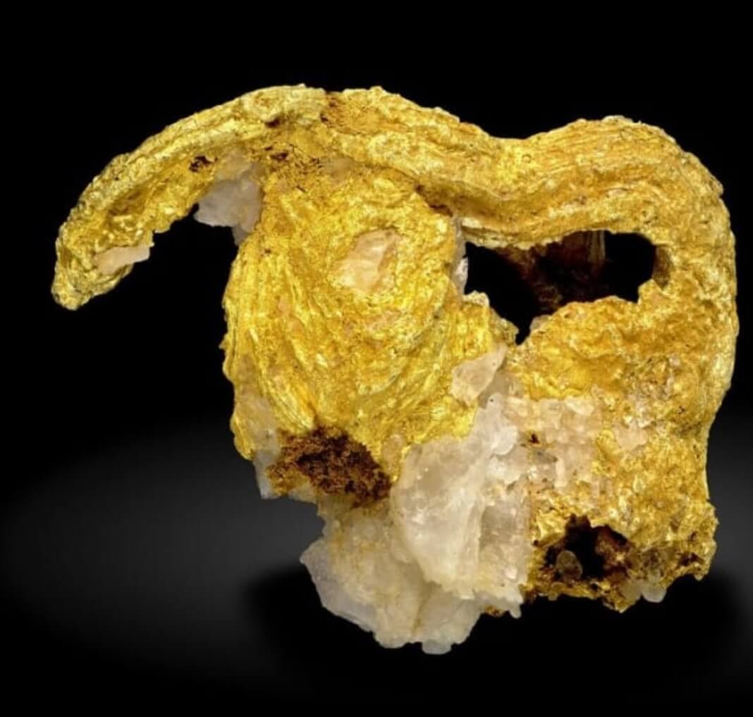 Trompa Mine, Bolivar Province,
A true gold wire with quartz matrix, 15.9 grams, $3000.